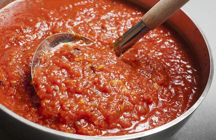 Simple tomato pasta sauce recipe